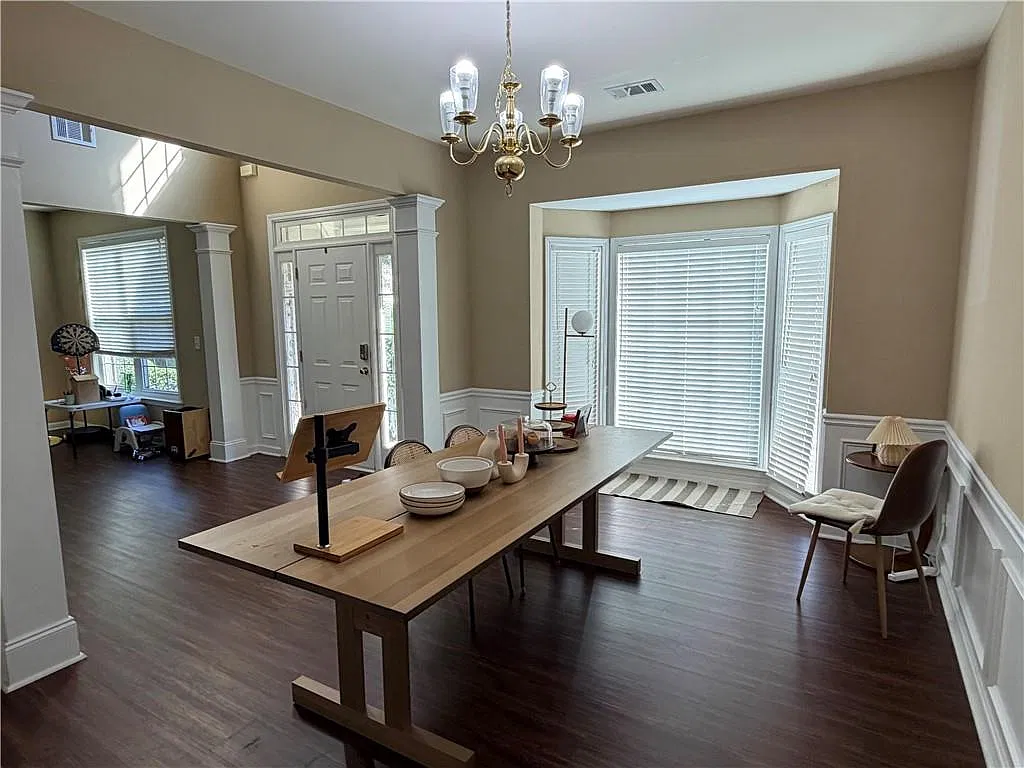 4 bed, 2.5 bath, 2658 sqft, $2,800 — Photo 4