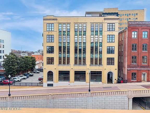 2nd image of 220 W Jackson Ave #102