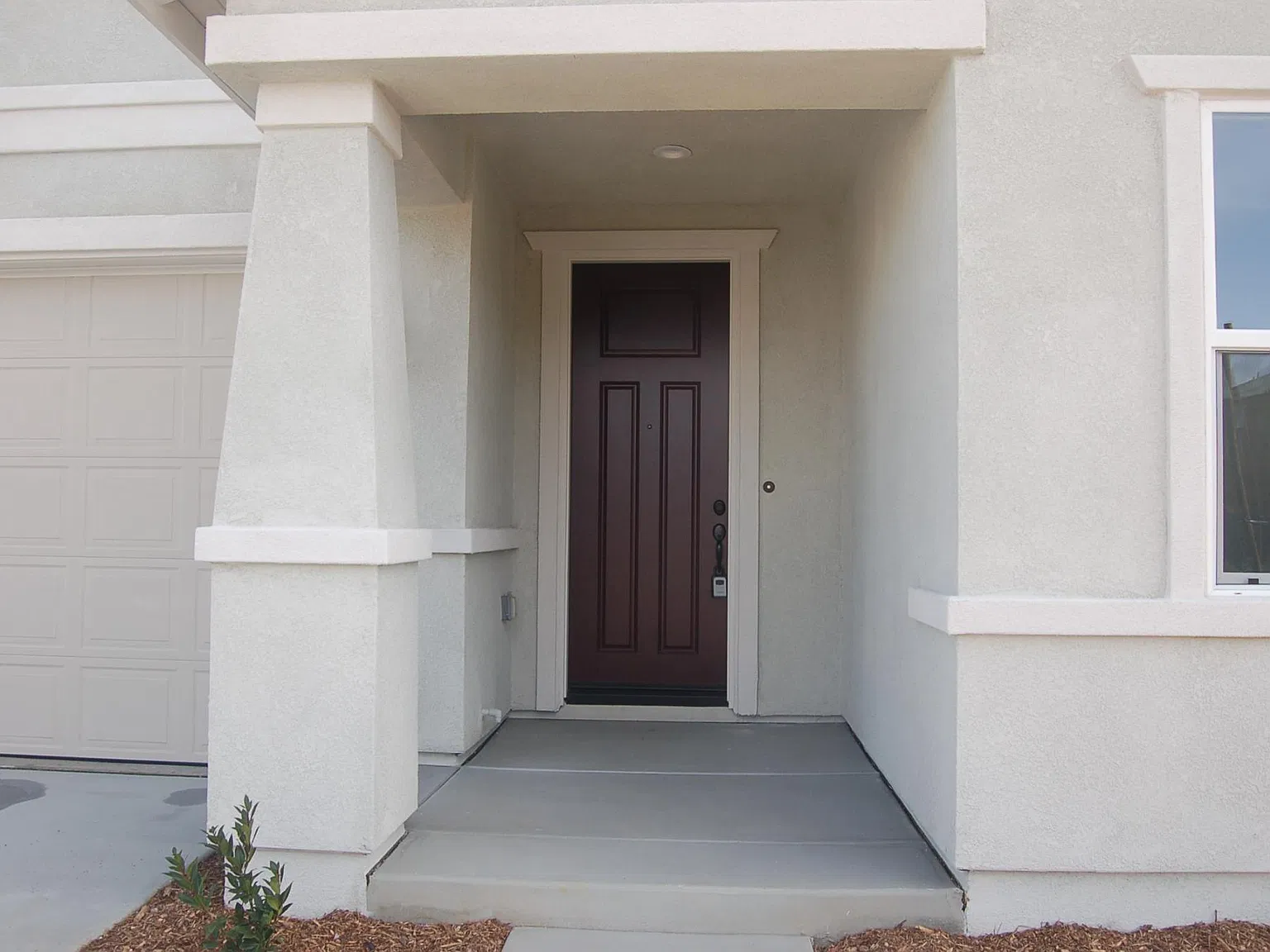 4 bed, 2219 sqft, $3,600 — Photo 2