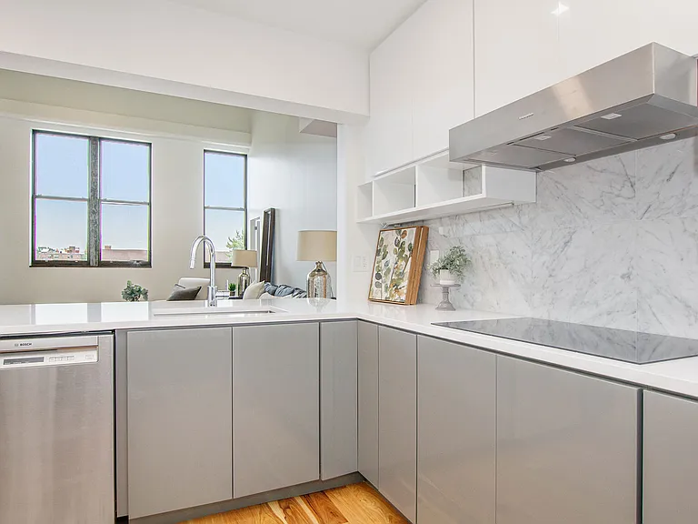 1454 Townsend St #307 — Photo 16