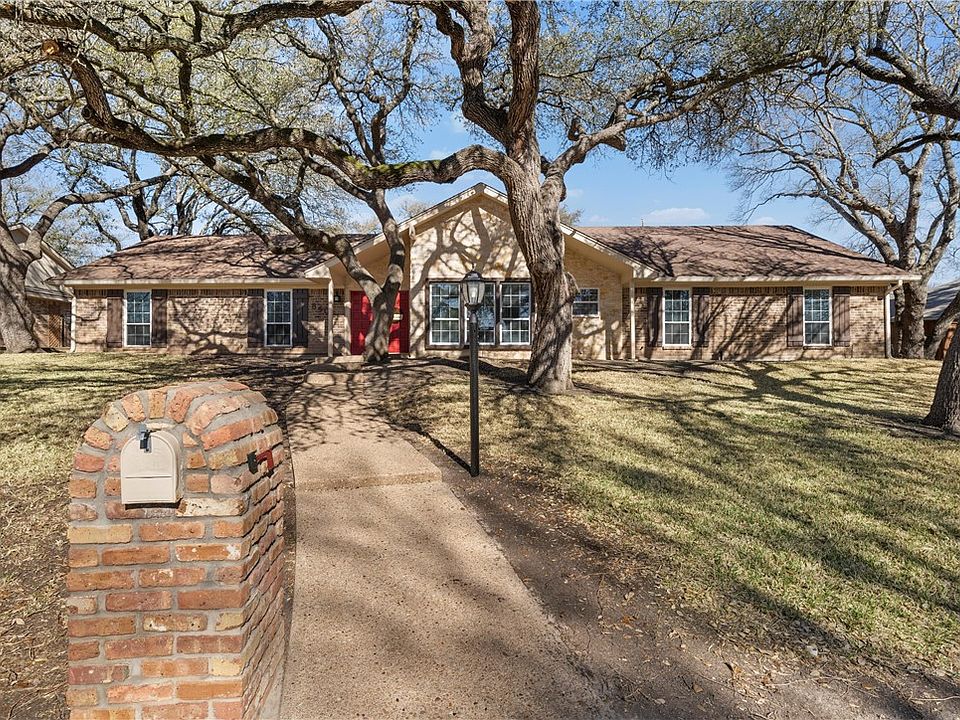 1st image of 8401 Woodcreek Dr
