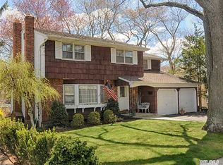 1605 Sycamore Ave, Merrick, NY 11566