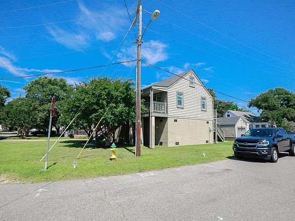 3rd image of 1040 Little Bay Ave