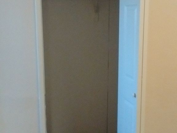 4th image of 1650 W 104th St