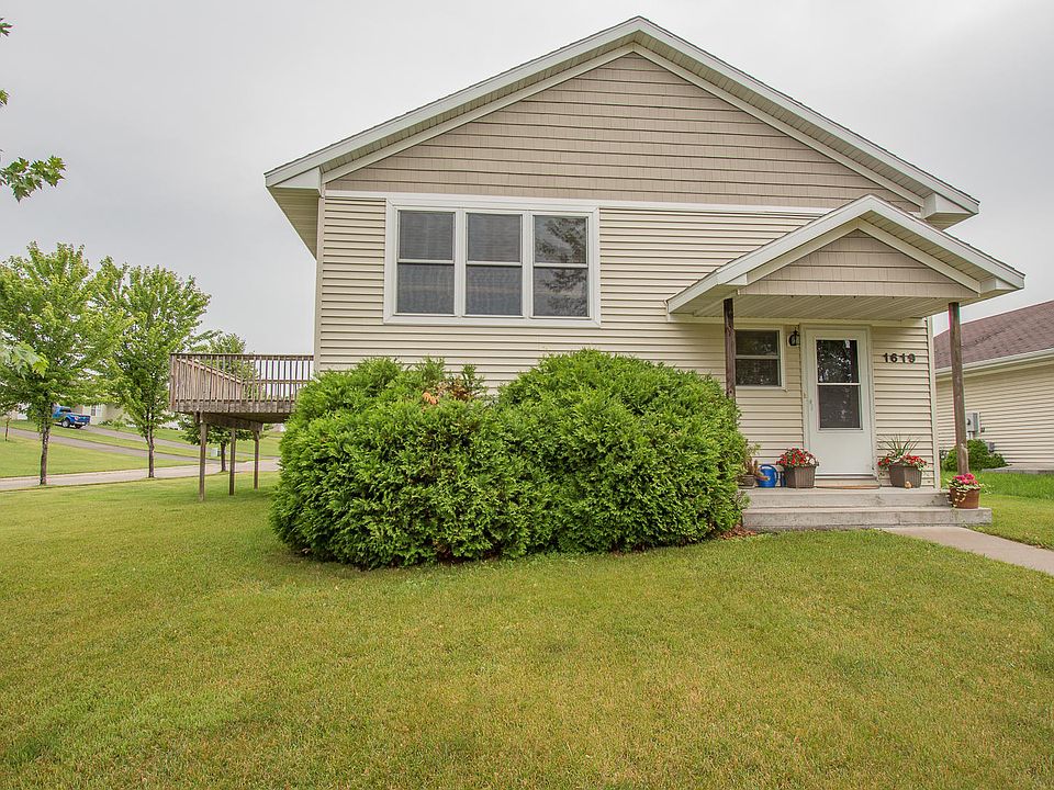 1st image of 1619 Derek Dr