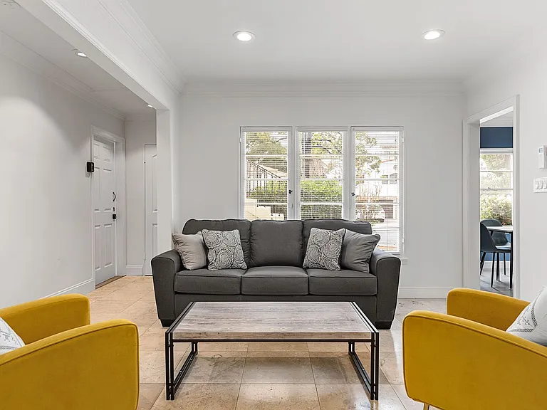 1738 S Kelton Ave — Photo 8