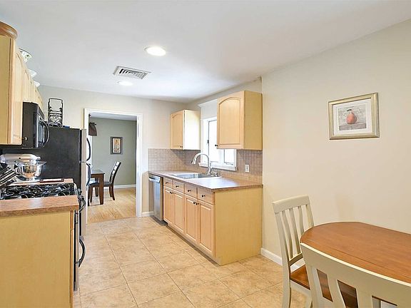 5th image of 13 West St