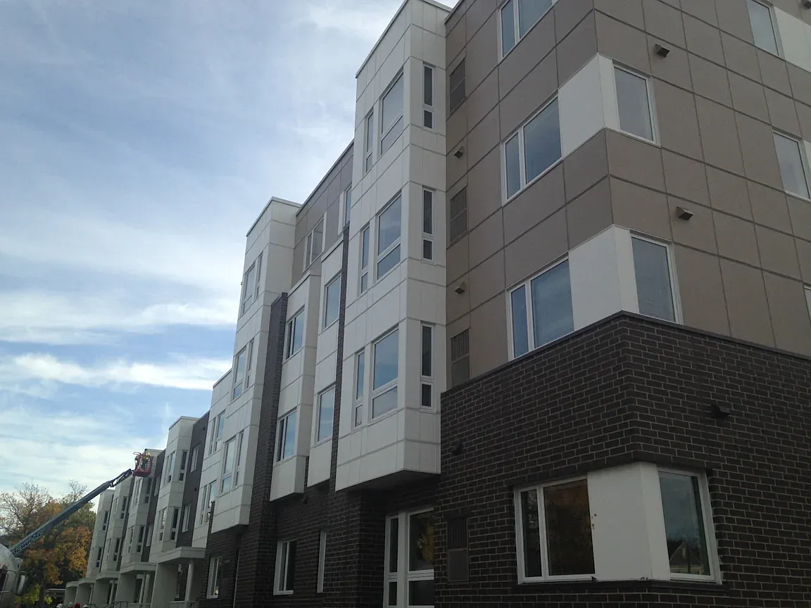 Oxford Village — Photo 4