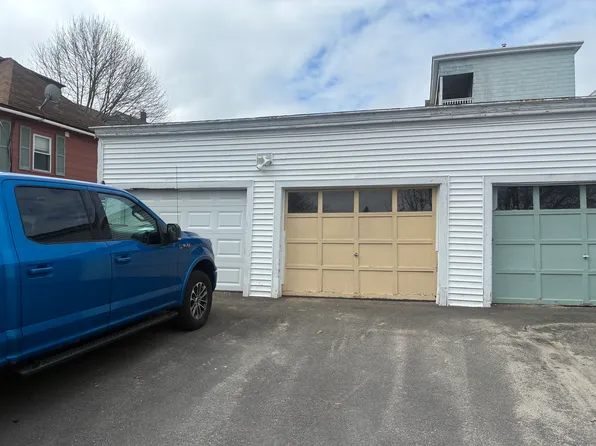 127 6th St, Auburn, ME 04210