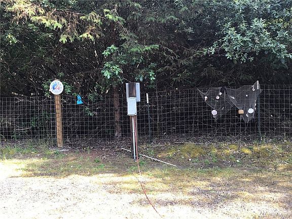 5th image of 765 Island Cir SE