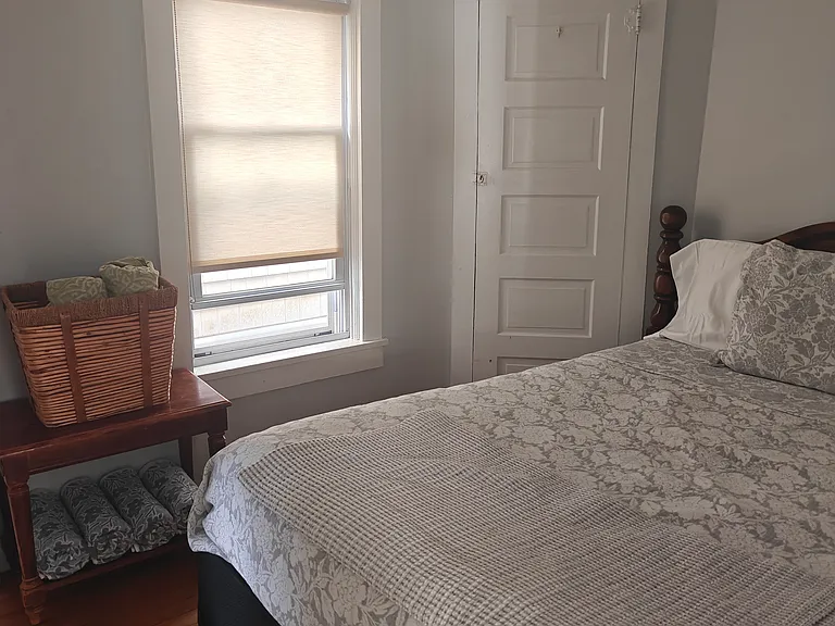 608 E 6th St #1 — Photo 9