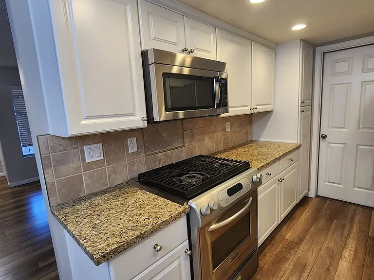 1744 Longbranch Ave — Photo 7