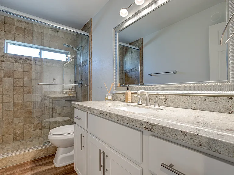 1945 E Velvet Dr — Photo 25