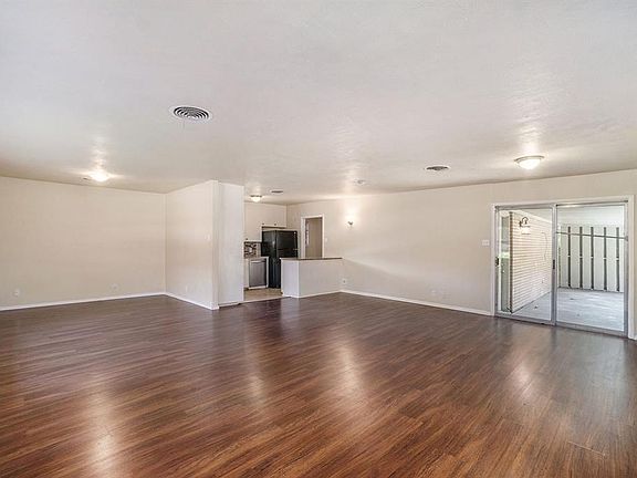 3rd image of 2712 Westfield Ave