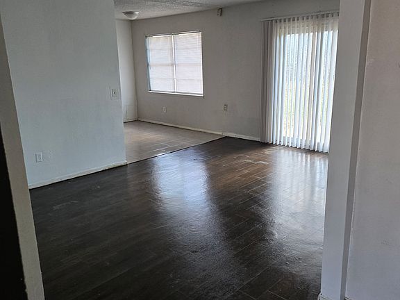 4th image of 4608 Meadowpark Dr