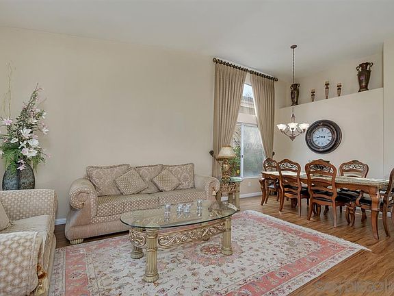 4th image of 13788 Esprit Ave
