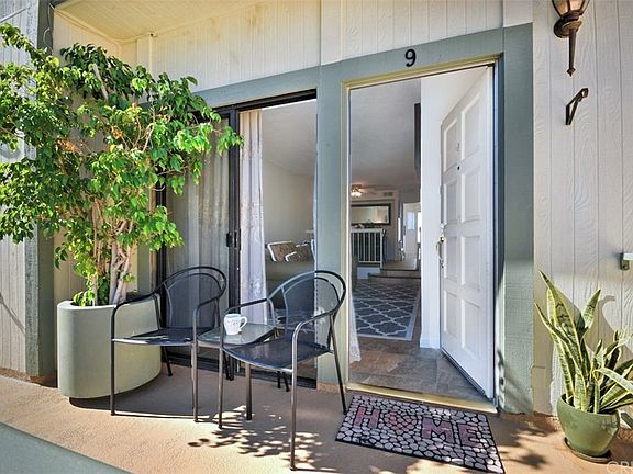 4th image of 22865 Del Valle St Unit 9