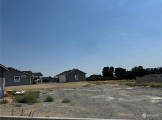 949 N Newport Loop, East Wenatchee, WA