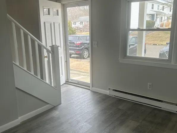 7 Roys Dr, Spencer, MA 01562