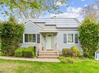 153 Geering Ter, Paramus, NJ 07652