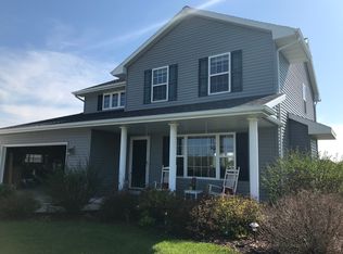 437 Falcon Cir, Pulaski, WI 54162