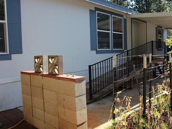 3rd image of 10 Wendy Cir