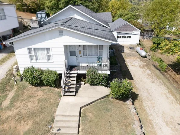 1145 3rd St, West Portsmouth, OH 45663