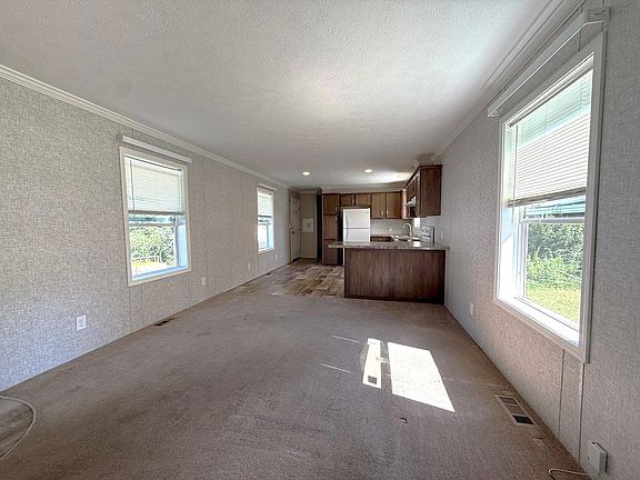 4th image of 23 Conifer Place