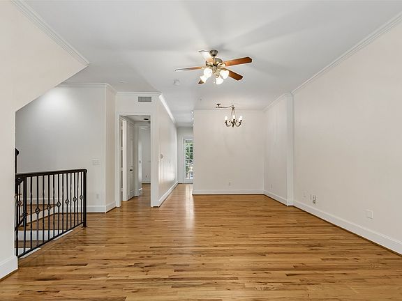 5th image of 5726 La Vista Dr