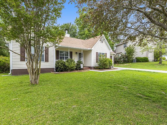 3rd image of 502 Jasmine Ln
