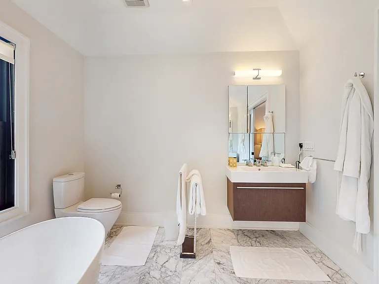 99 Edwards Ln — Photo 16