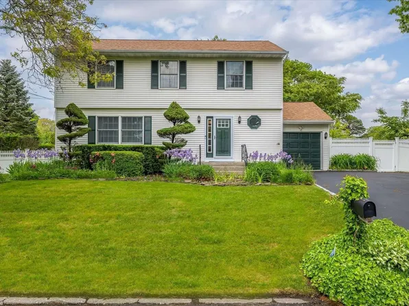 1 Helene Drive, Shirley, NY 11967