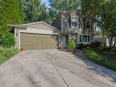 186 Wellington Dr, South Lyon, MI, 48178
