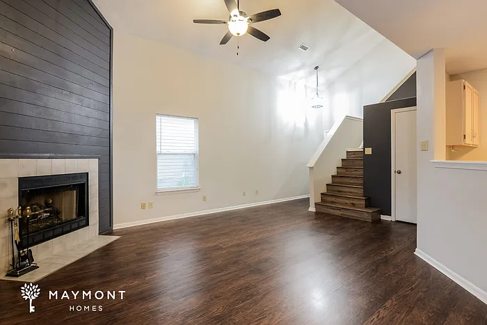 3 bed, 2.5 bath, 1621 sqft, $1,845 — Photo 4