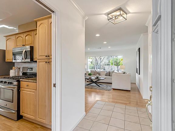 4th image of 745 Cahalan Ct