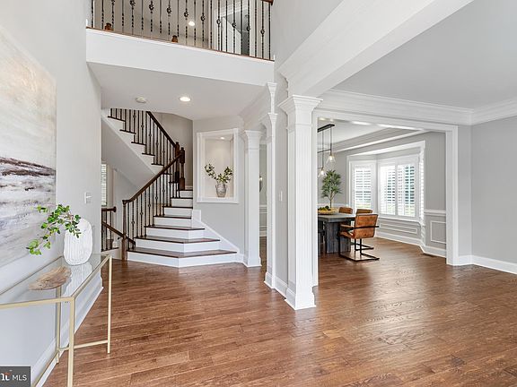 3rd image of 619 Samantha Ct
