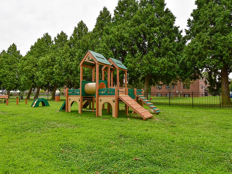 Lavana Falls Apartments — Photo 7