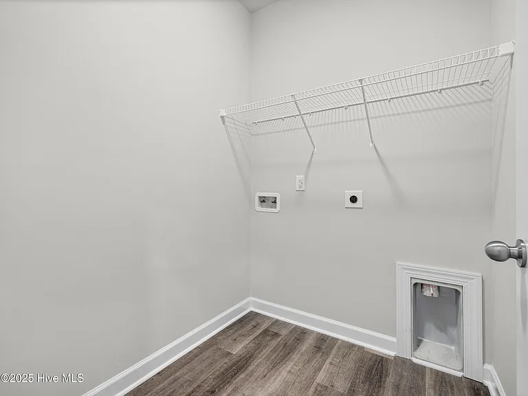 908 Freewoods Ct — Photo 31