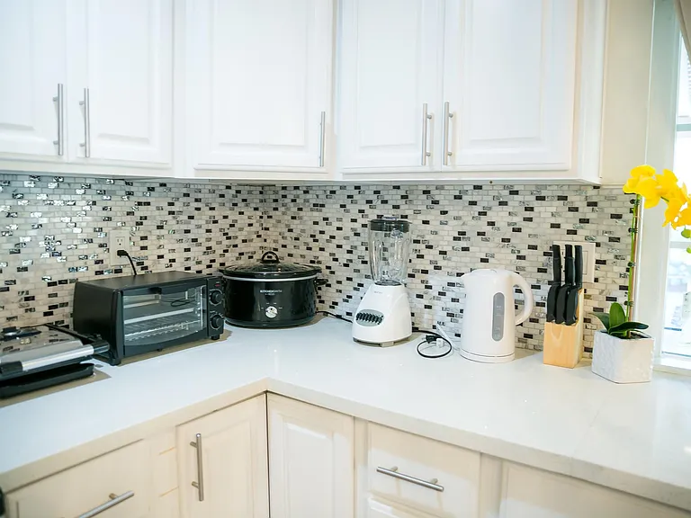 2045 W Sycamore Ave — Photo 17