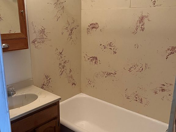 2nd image of 213-219 W King Ave #2