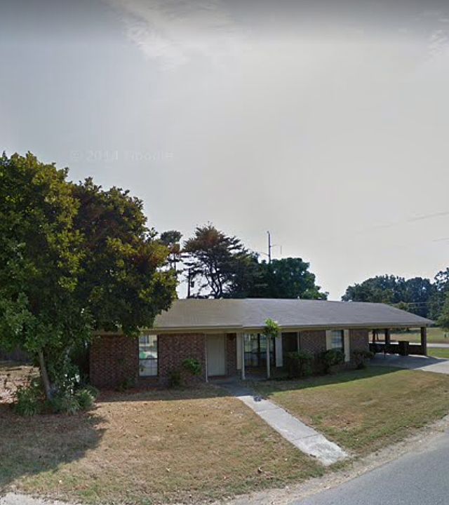 2nd image of 800 Greenclover Ln
