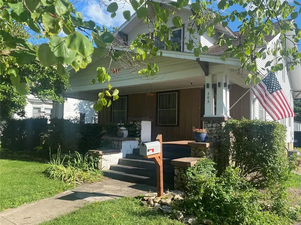 205 E Spruce St, Shelbina, MO 63468