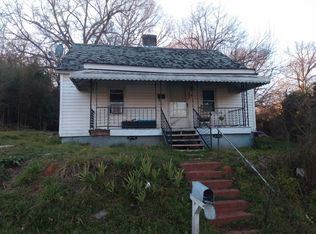 804 Sullivan St, Laurens, SC 29360