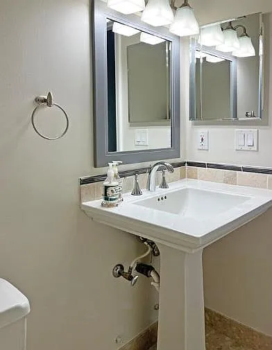 42160 Woodward Ave #42 — Photo 14