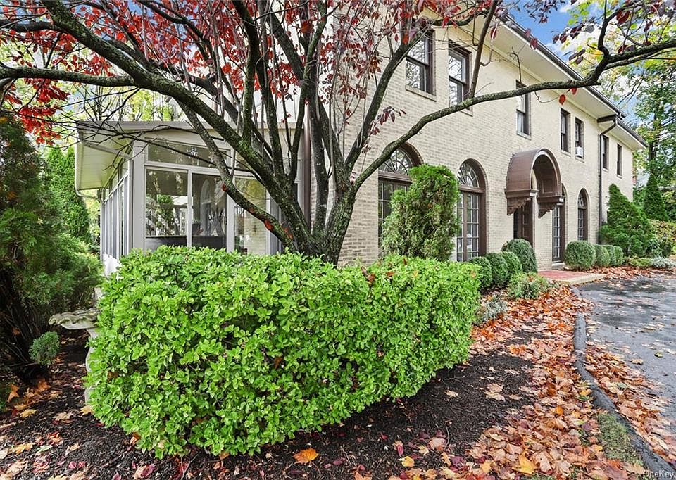 12 Longvue Avenue, New Rochelle, NY 10804 Zillow