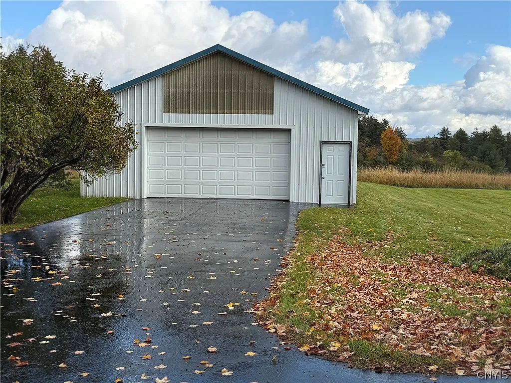 1 bed, 1.0 bath, 1186 sqft, $2,000 — Photo 2