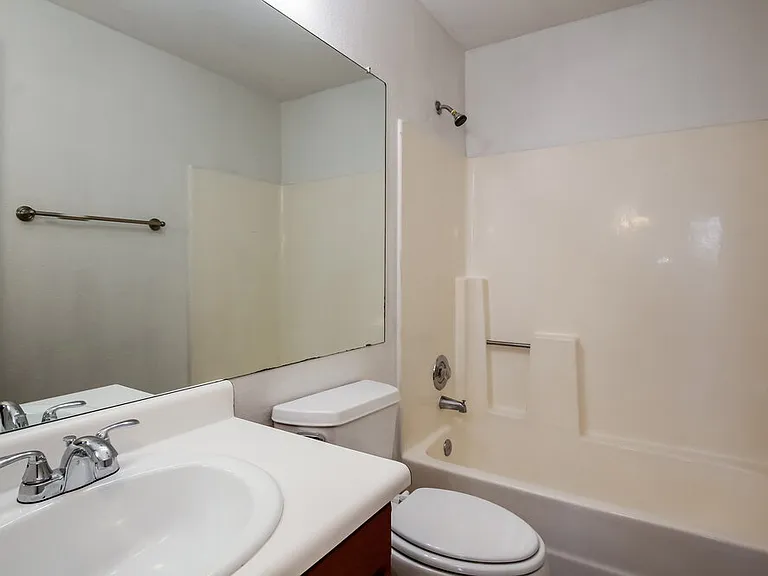 7040 W Olive Ave #20 — Photo 14