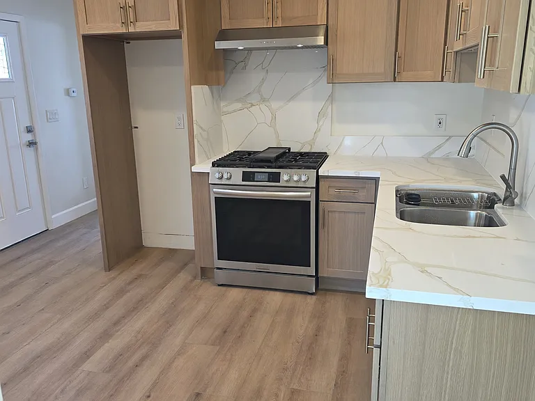 1513 W Warner Ave #2 — Photo 4