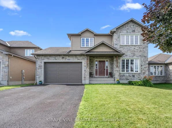 84 Settlement Ln, Russell, ON K4R 0A4