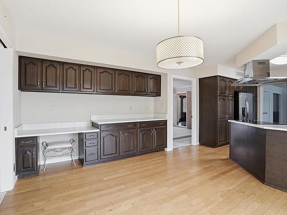 5th image of 206 Scarborough Ct